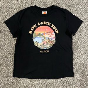 Farm Rio “have a nice trip” graphic t-shirt black medium